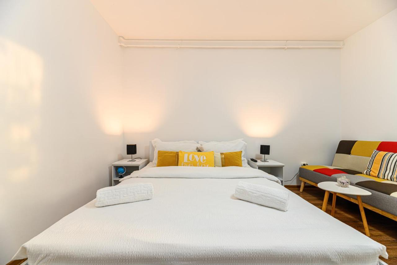 Jad - Family - Apartments & Studios Braşov Esterno foto