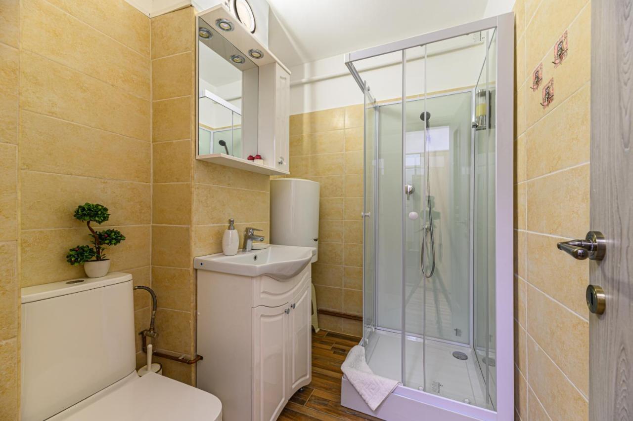 Jad - Family - Apartments & Studios Braşov Esterno foto