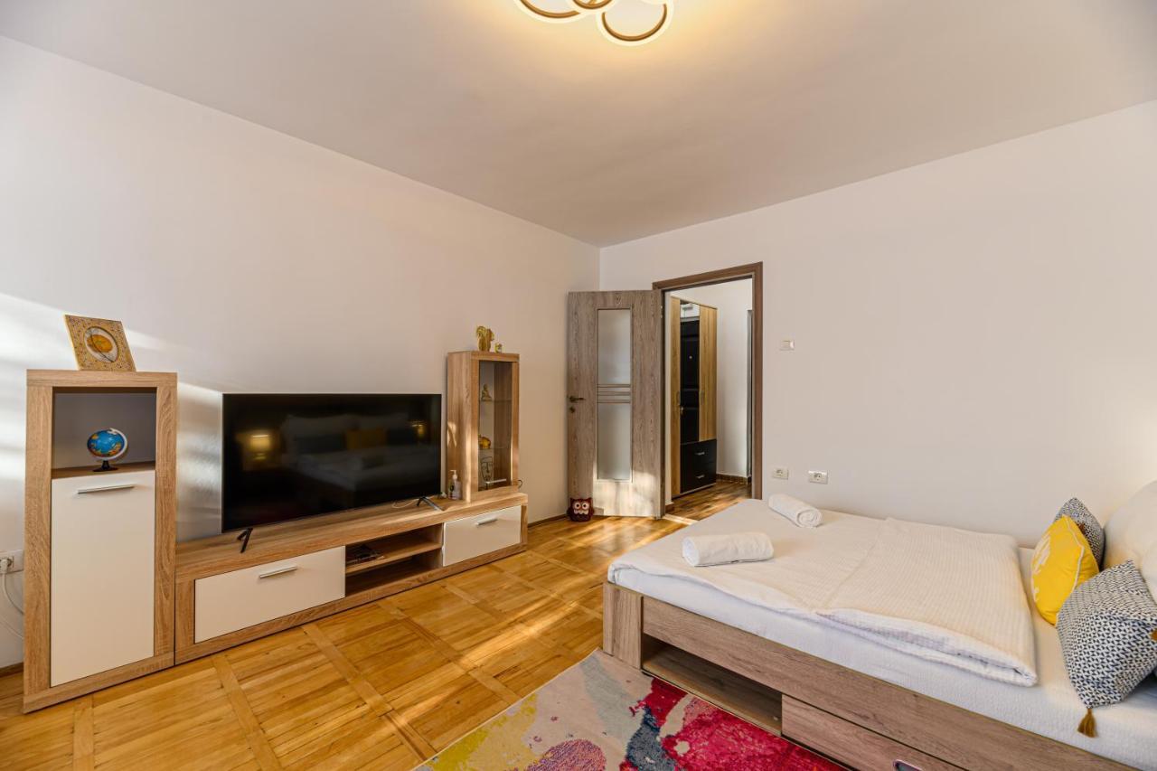 Jad - Family - Apartments & Studios Braşov Esterno foto