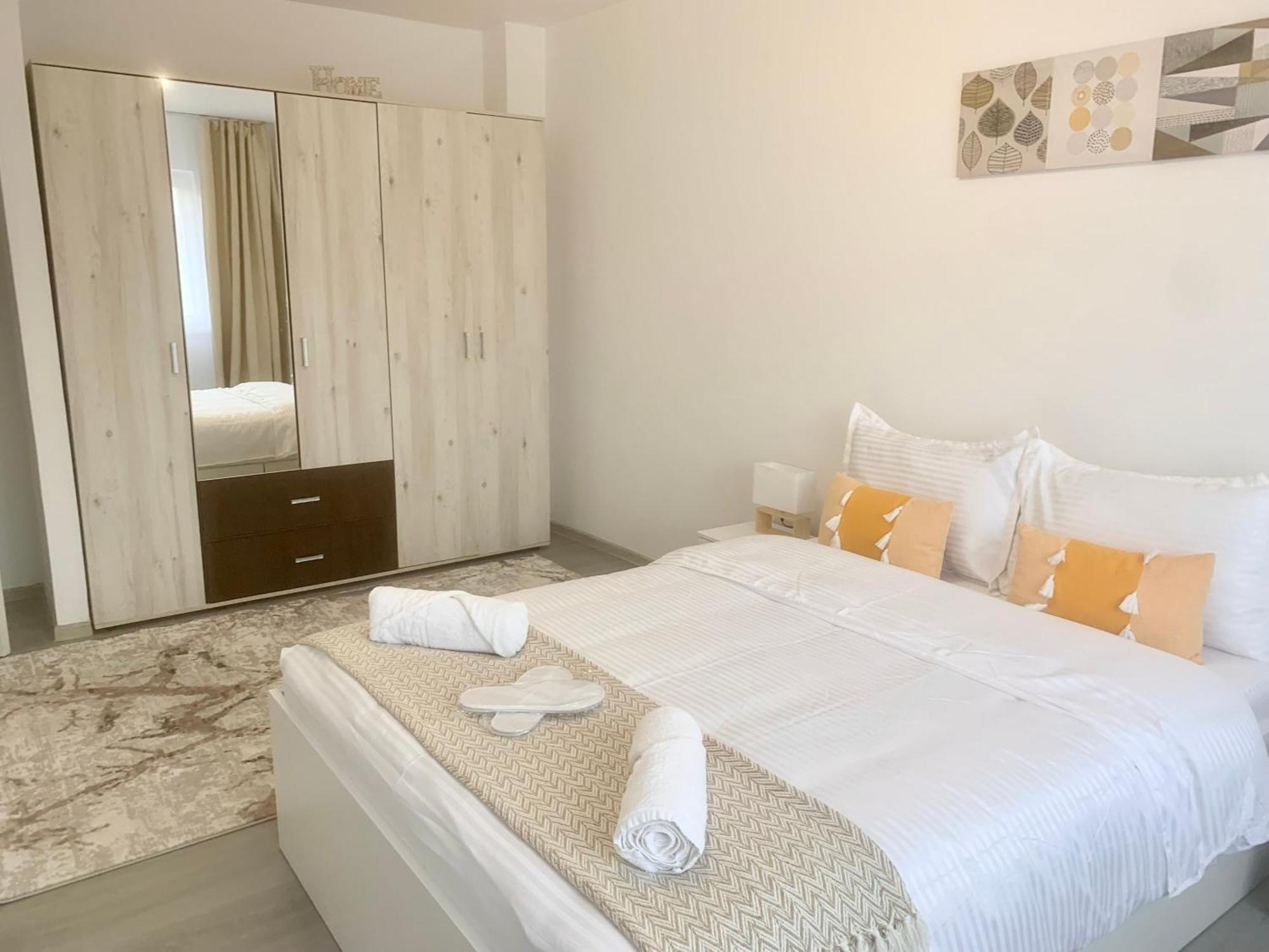 Jad - Family - Apartments & Studios Braşov Esterno foto